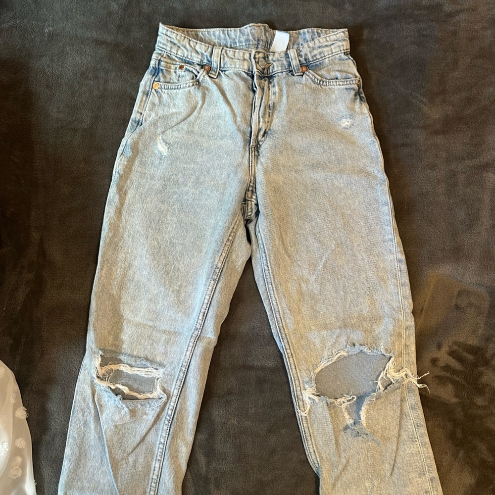 H&M Light Blue Boyfriend Jeans